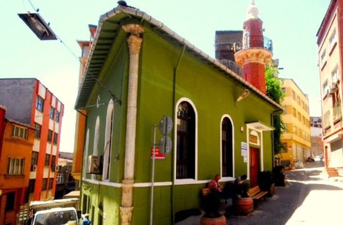 Azapkapı Emekyemez Camii