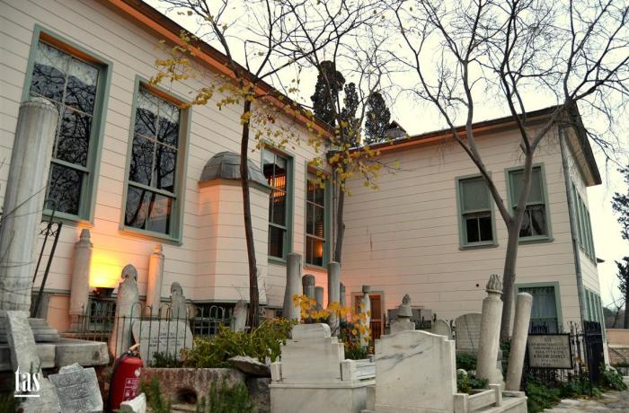 Beşiktaş Şeyh Yahya Efendi Türbesi
