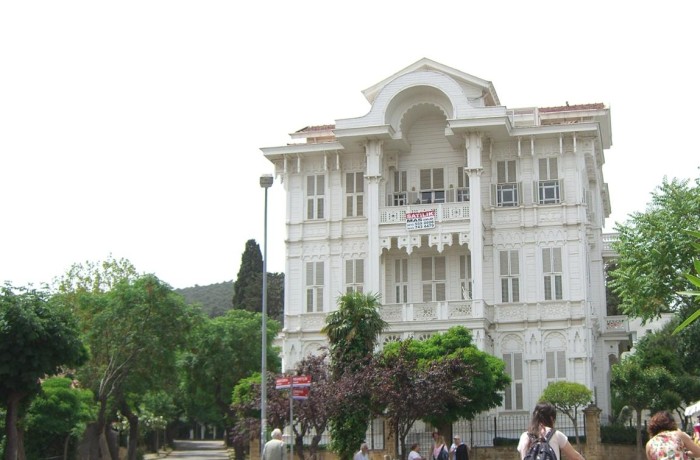 Büyükada Agopyan Köşkü