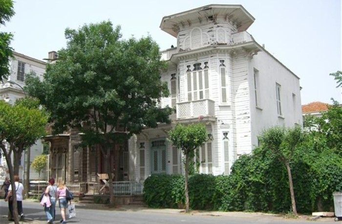 Büyükada Nizam Danasi Efendi Köşkü