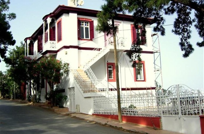 Büyükada Reşat Nuri Güntekin Köşkü