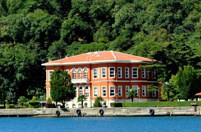 İstinye Müşir Fuat Paşa Yalısı